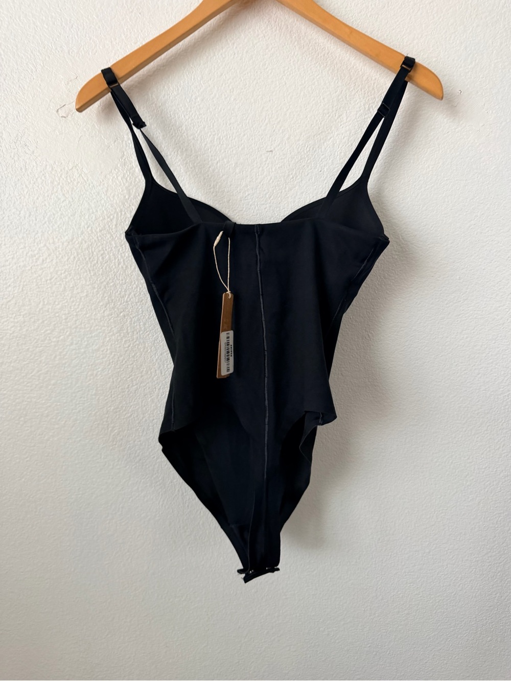 SKIMS Ultimate Body Thong Bodysuit Onyx Black Size XS NWT Sculpting Shapewear - Picture 3 of 5